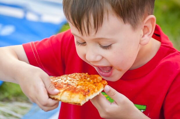 Back-to-School Made Easy: How Iowa Schools Benefit from Giovanni’s Wholesale Frozen Pizza