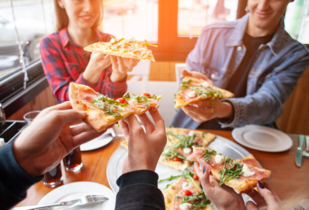 How Wholesale Frozen Pizza Helps Businesses Keep Up with Summer Demand